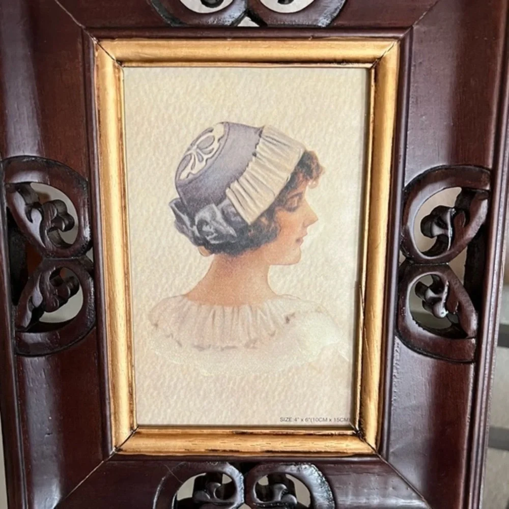 Wood Frame Cut Out Etched Gold Leaf Cherry Finish Holds 4 x 6 Photos Picture New